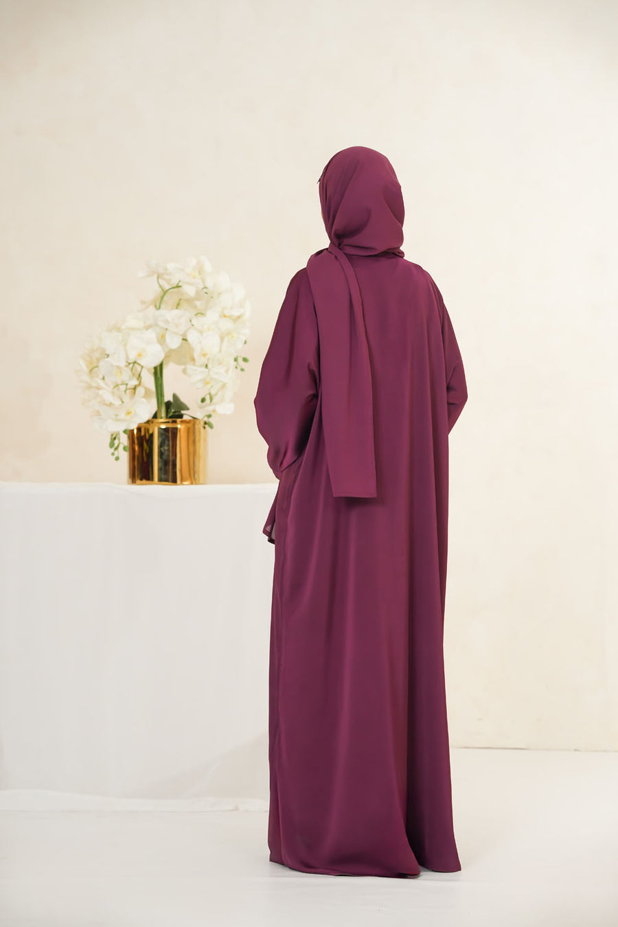 Imported TikTok Crinkle Nida Fabric Abaya for Women – Lightweight, Breathable & Wrinkle-Resistant