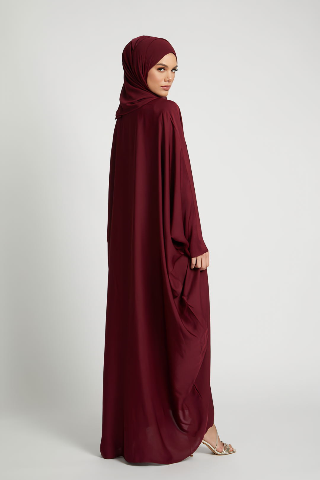 Side full view of red kaftan abaya, loose size modest abaya dress for women, stylish and comfortable abaya in Pakistan