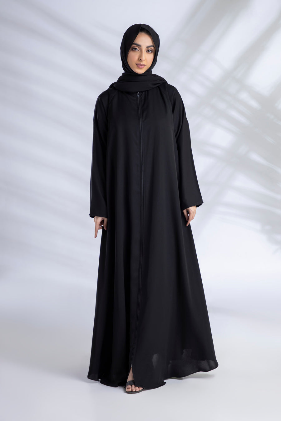 Abaya With Zipper Front In Black